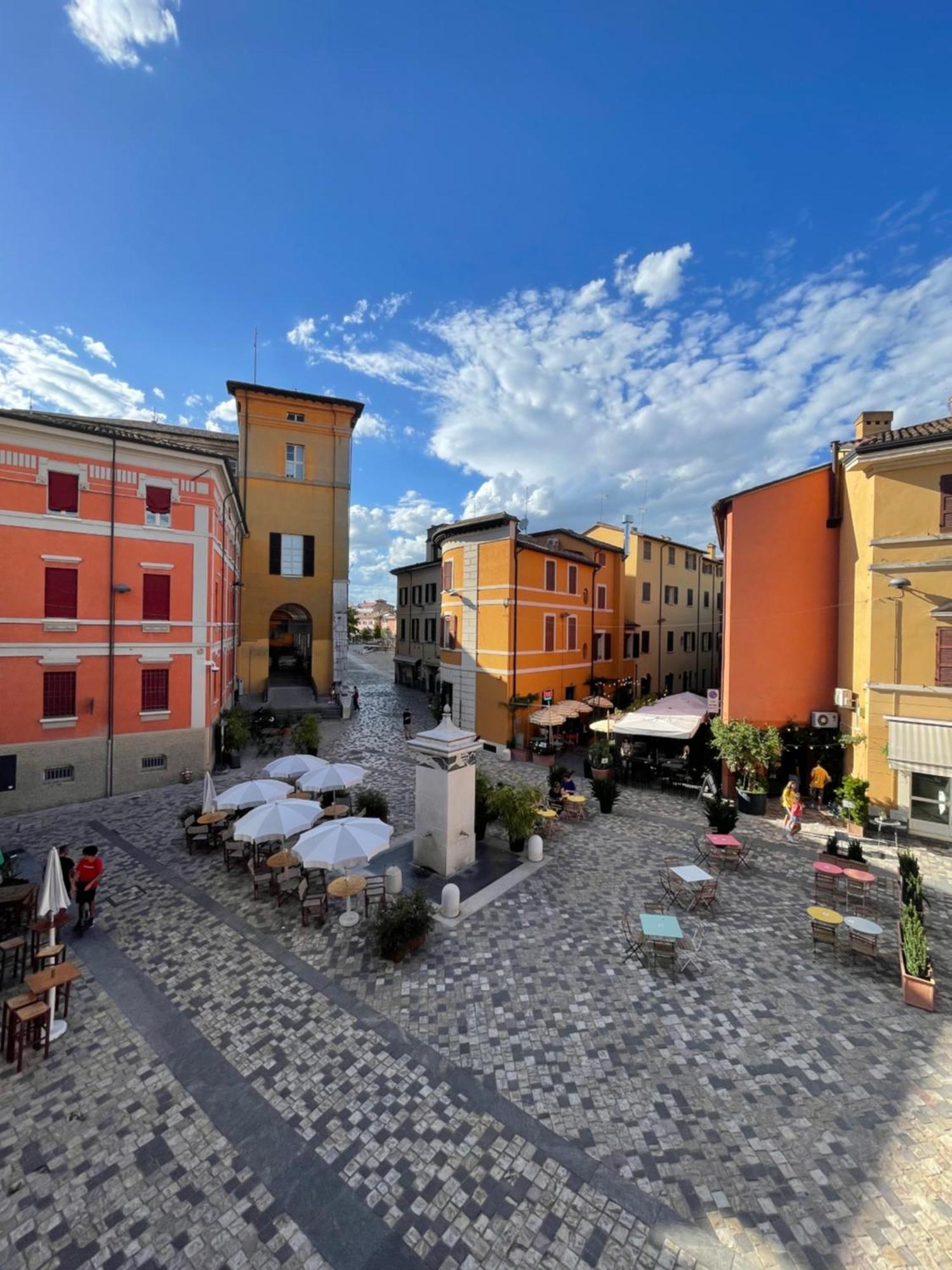 Elegante Appartamento In Centro A Cesena Bagian luar foto